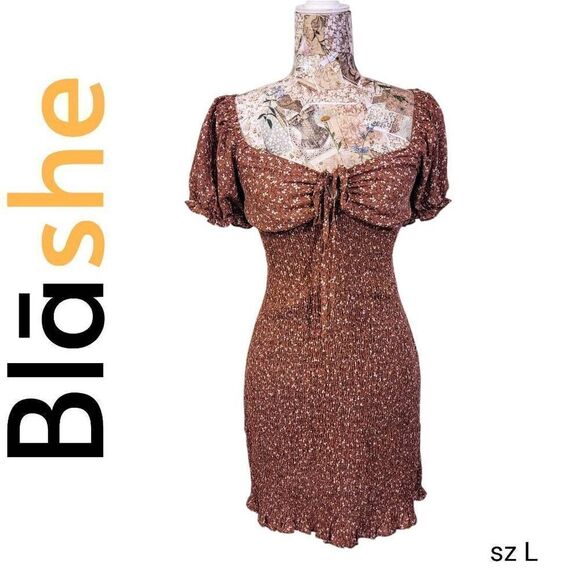 Blāshe Neutral Ditsy Floral Cottagecore Country Feminine Short Stretch Dress - Picture 2 of 10